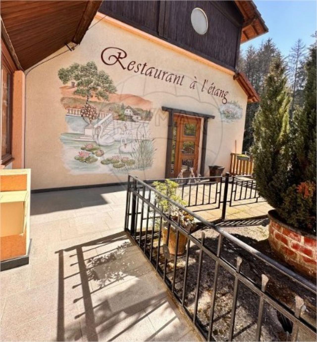 BAR, HÔTEL, RESTAURANT