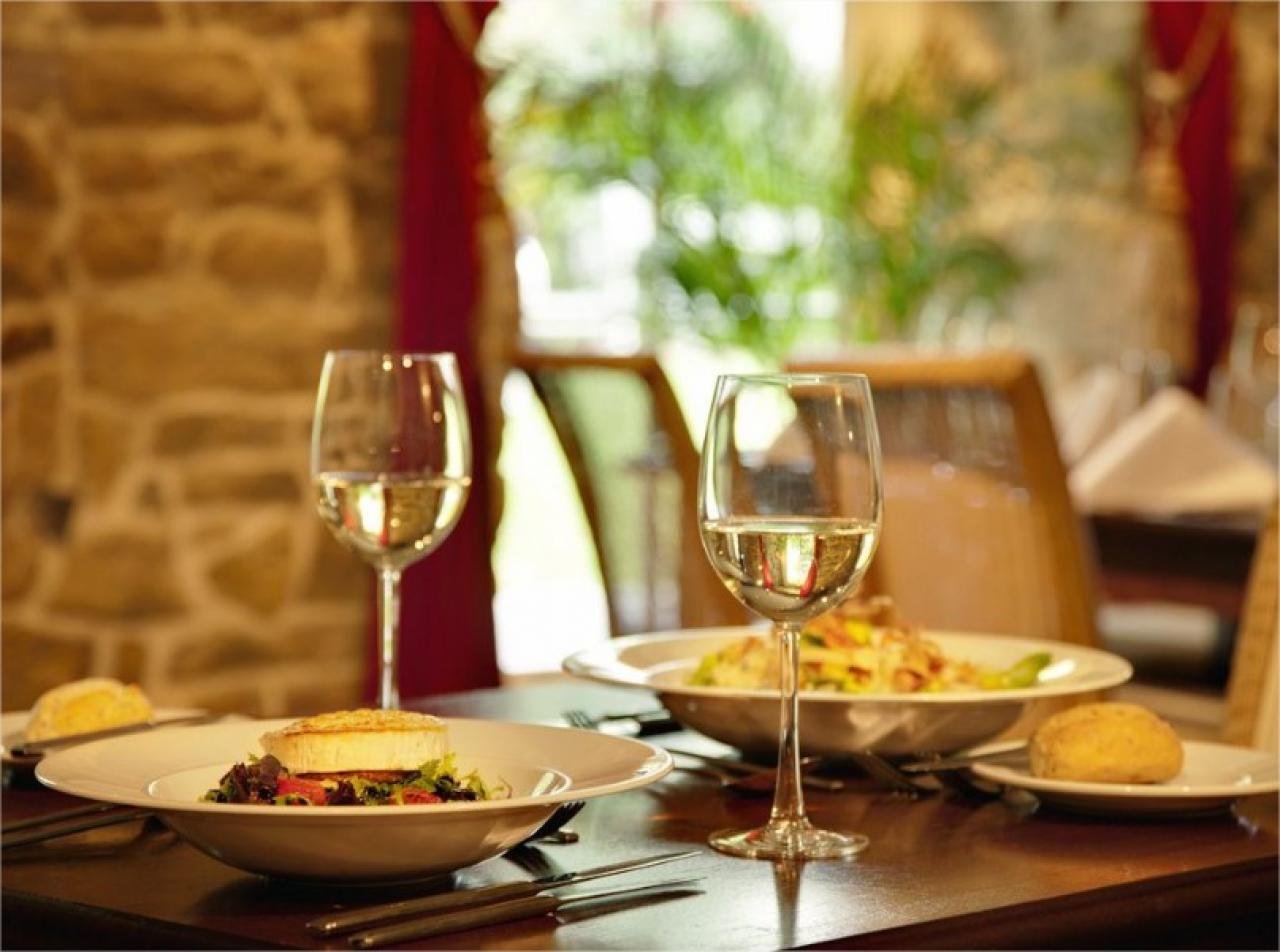 RESTAURANT EN BANLIEUE TOULOUSAINE
