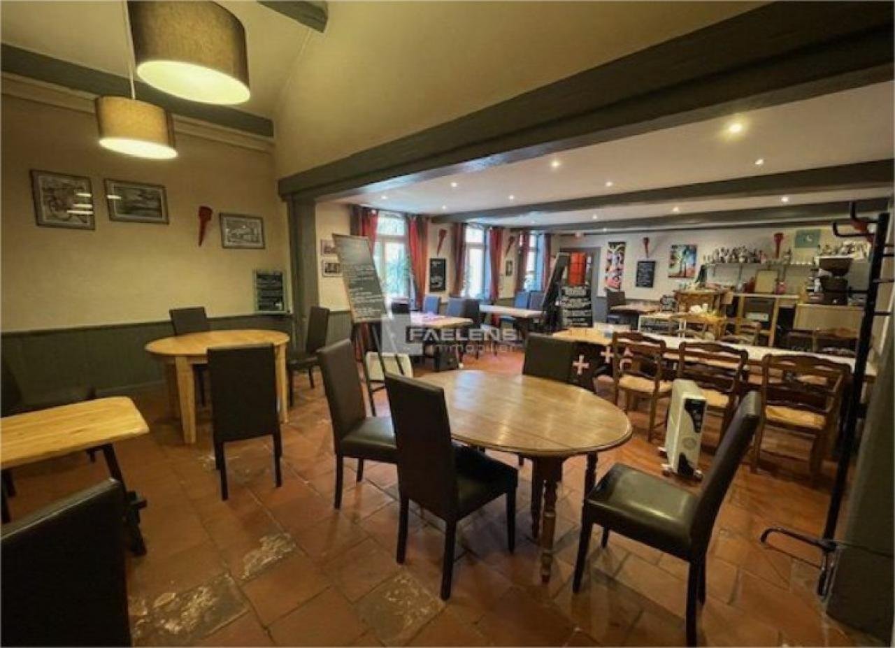 BAR - RESTAURANT 228 M²