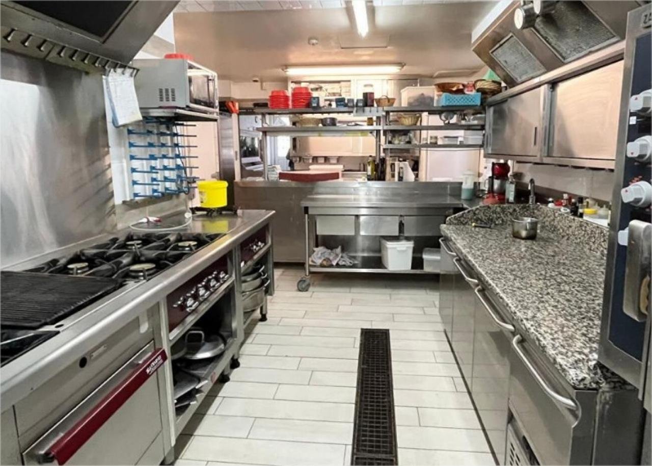 BAR, RESTAURANT 267 M²
