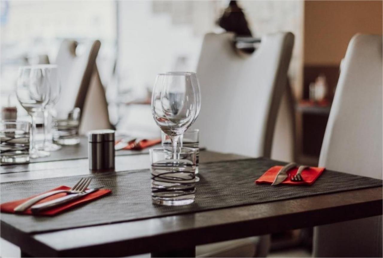 RESTAURANT TRADITIONNEL AVEC BELLE RENTABILITÉ